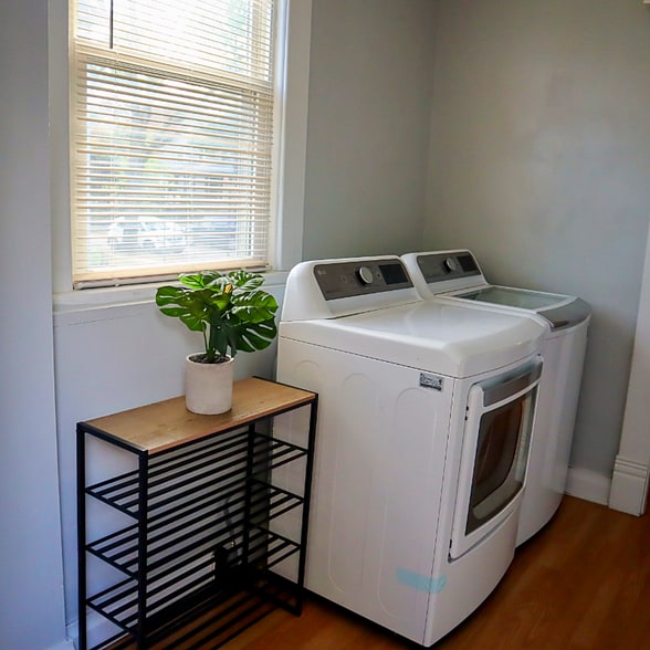 Building Photo - 796 Ebner St