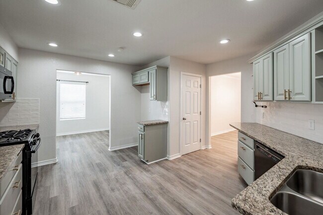Building Photo - 9917 Kingfisher Dr