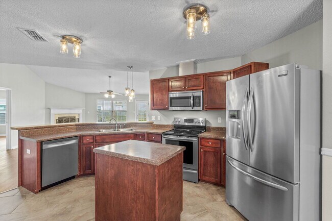 Building Photo - 203 Citadel Ln