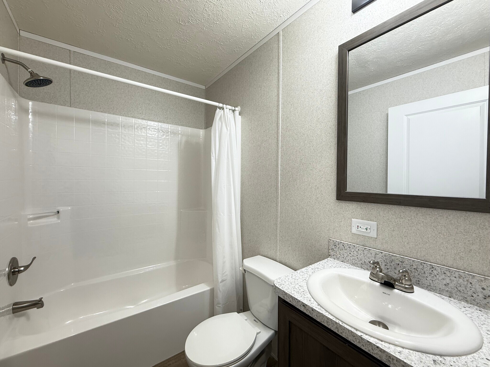 Building Photo - 29909 Flushing Dr