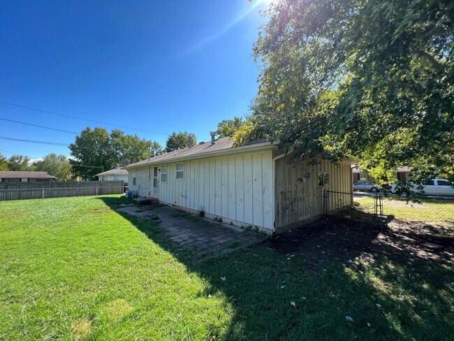 Building Photo - 3 Bed 1 Bath Republic, MO