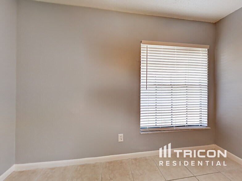 Building Photo - 603 Ephrata Dr