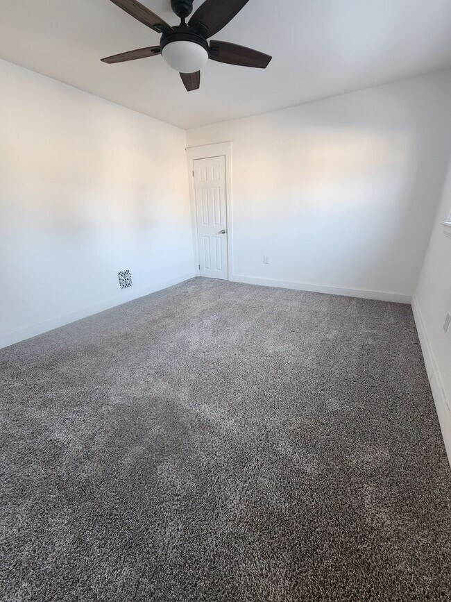 Building Photo - Beautiful 2 Bedroom home with all of the amenities