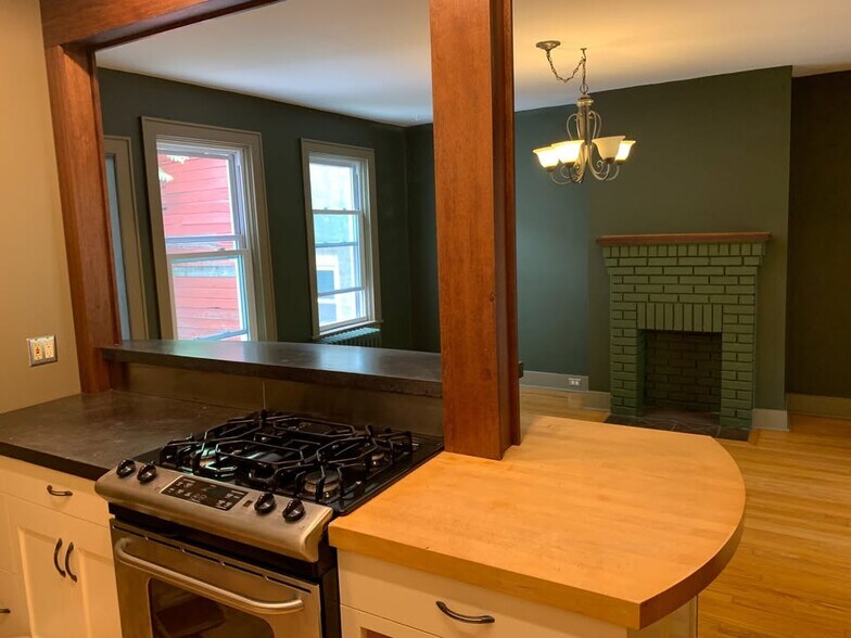 Building Photo - 253 Park Ave