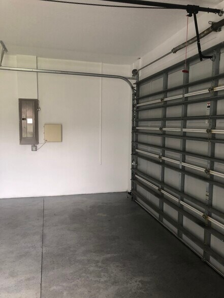 Building Photo - 7252 Perennial Rd