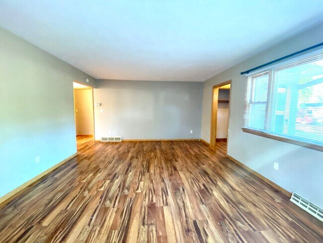 Building Photo - 1418