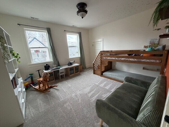 Building Photo - 1538 S 400 E