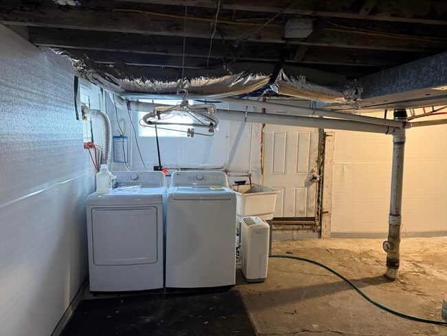 Building Photo - 3788 Burns Ave