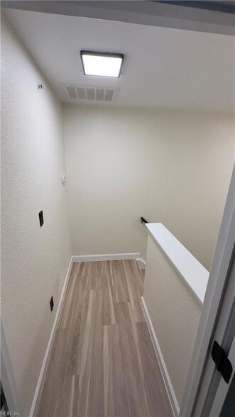 Building Photo - 334 Fountain Way