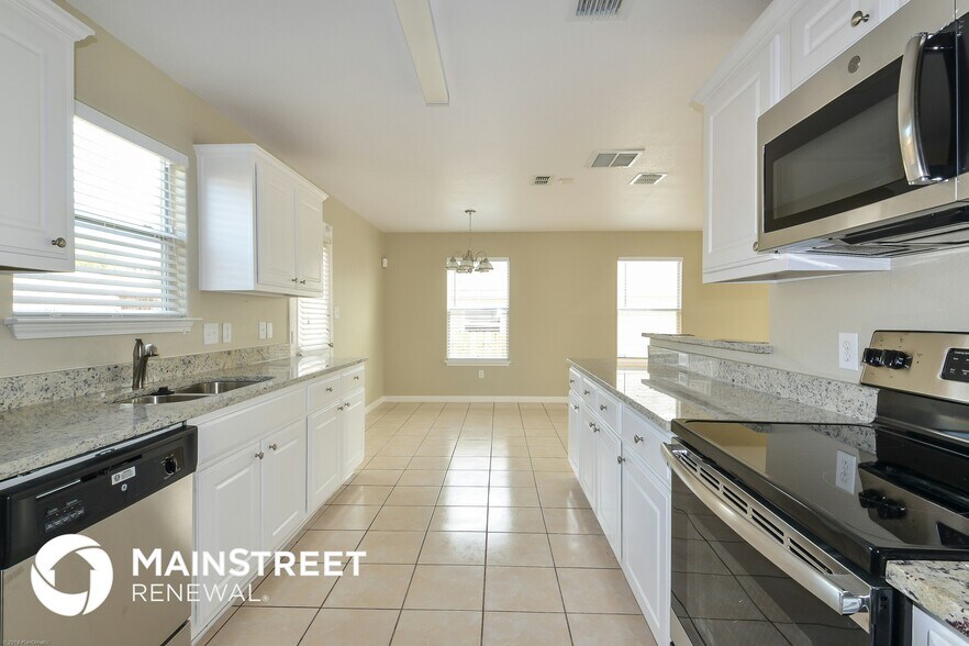 Building Photo - 11023 Inner Canyon