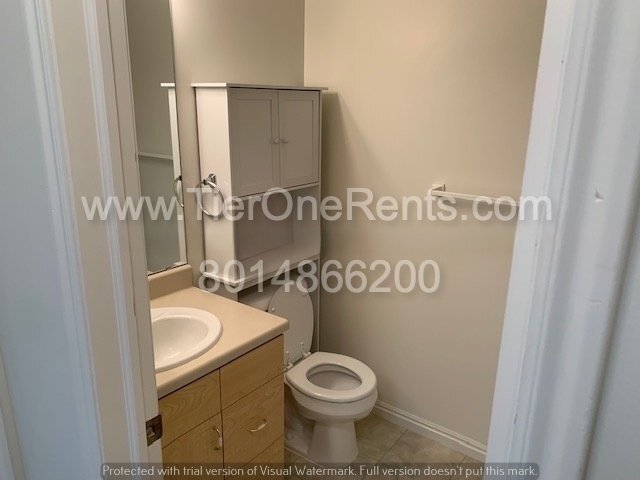 Building Photo - This property offers a no deposit option available for qualified renters!!