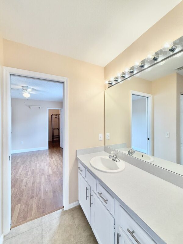 Building Photo - 1647 Gray Bark Dr