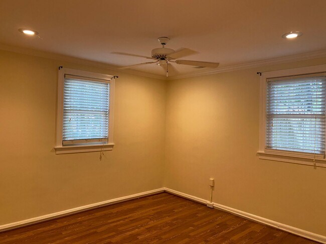 Building Photo - Forest Acres