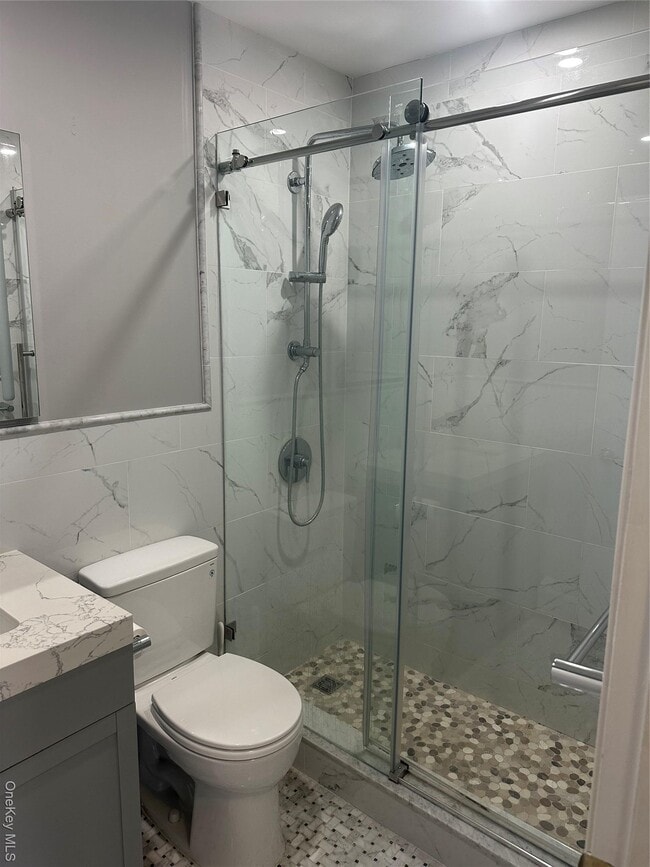 Building Photo - 17 Lee Ave