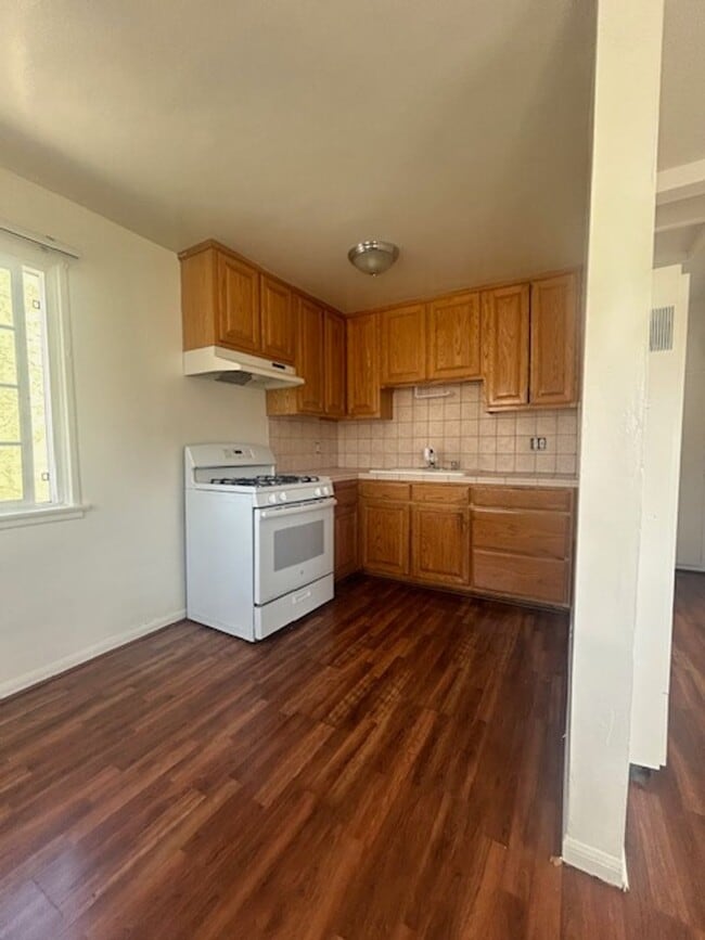 Building Photo - ***Charming Two-Bedroom, Two Bath Home for...