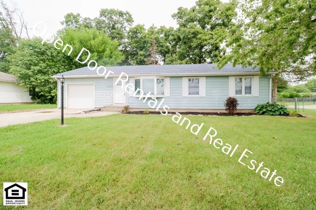 Primary Photo - 5683 St Joe Center Rd
