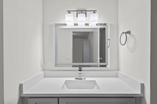Building Photo - "Charming 2-Bedroom Townhouse Retreat with...