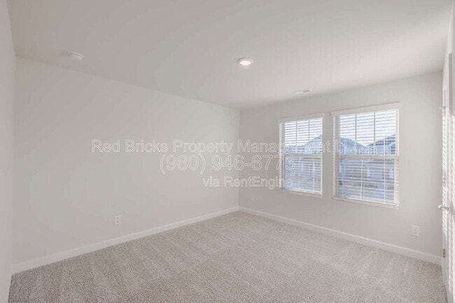 Building Photo - 11910 Silverheel Ln