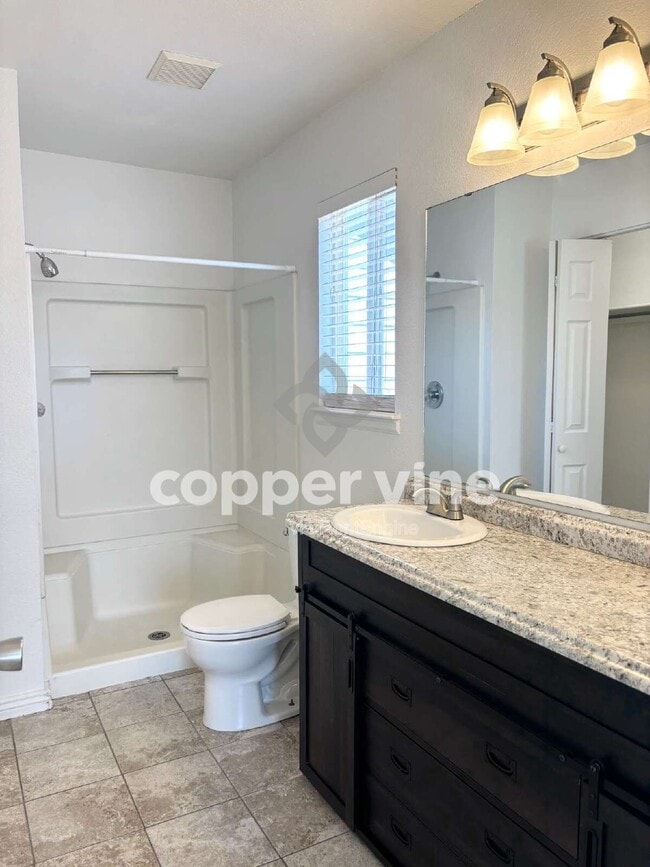 Building Photo - 700 4th St