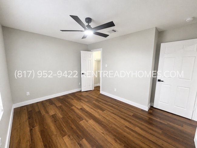 Building Photo - 1104 Sunset Dr