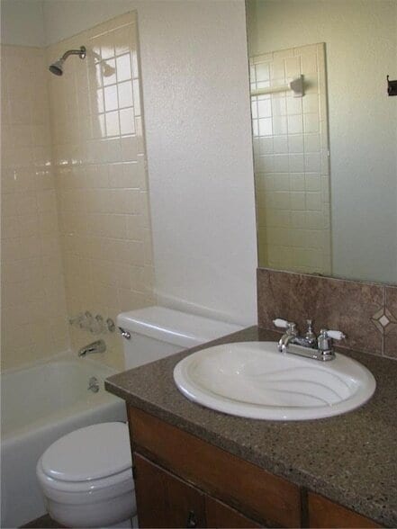 Building Photo - 6509 Skycrest Dr