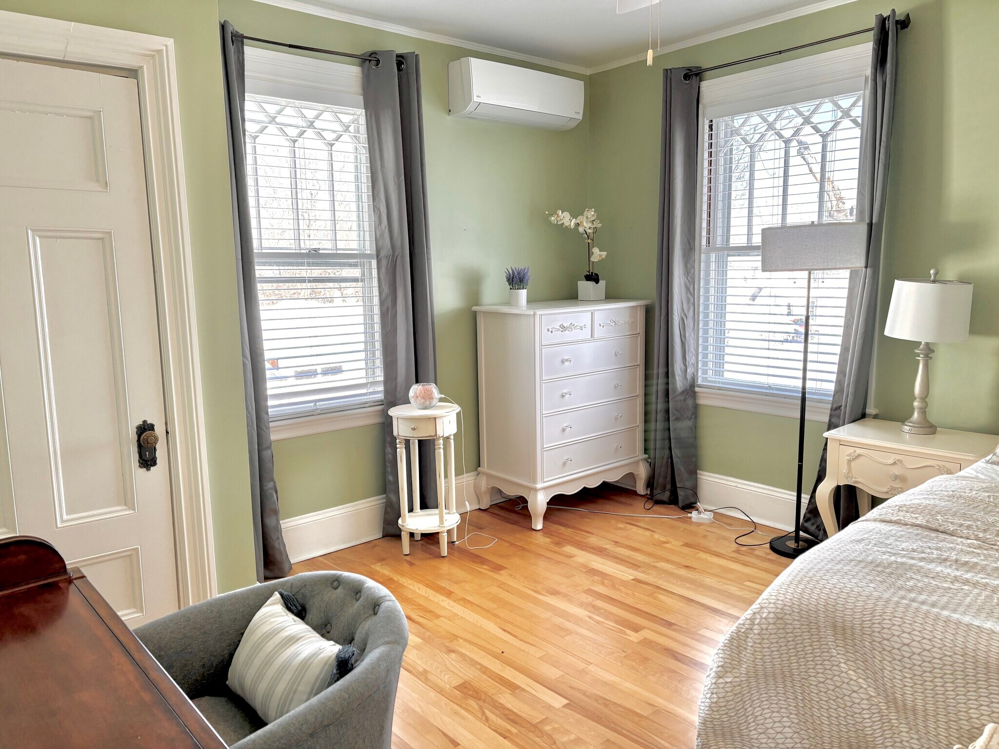 Building Photo - 107 Maple St