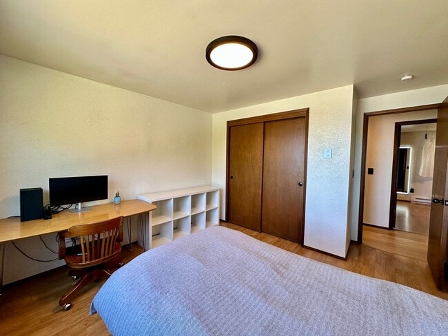 Building Photo - Rental with Views of Utsalady Bay and Mt B...