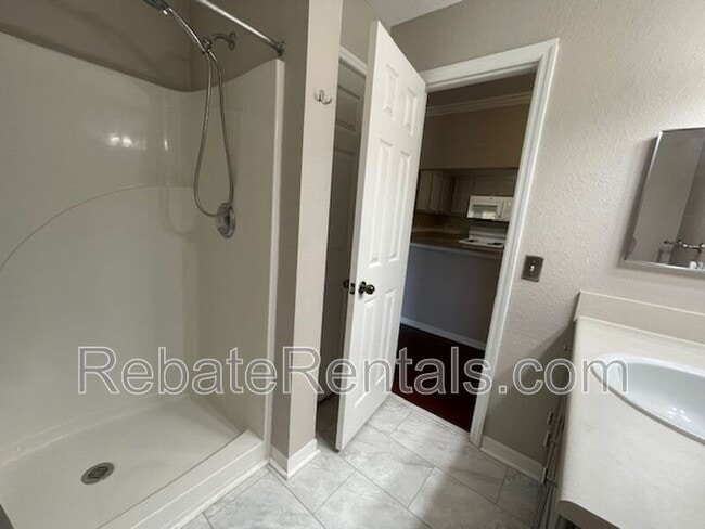 Building Photo - 7800 Point Meadows Dr