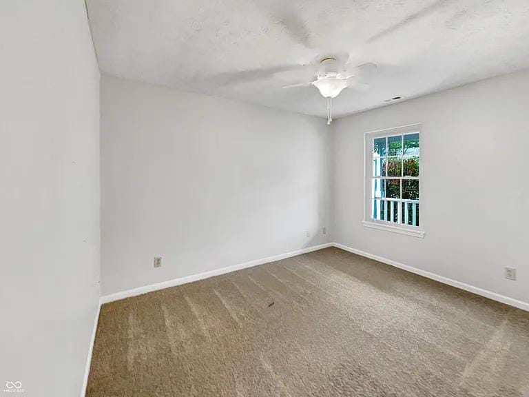 Building Photo - 930 Eagle Brook Dr