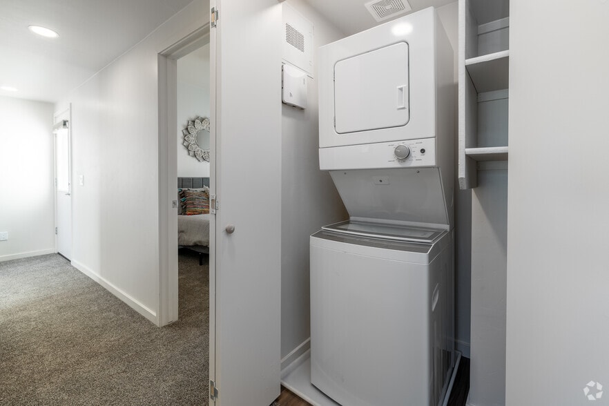 3BR, 2.5BA - 1,187SF - Laundry Area - La Vida Rental Homes