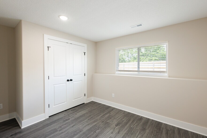 Building Photo - 9278 E Chris St