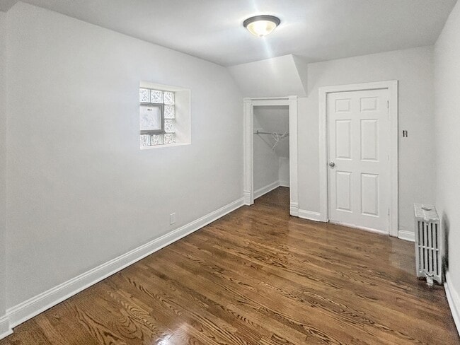 Building Photo - 2953 W Warren Blvd