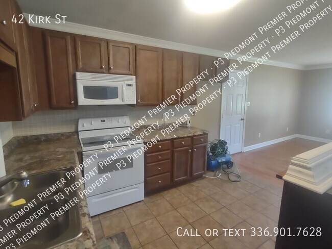 Building Photo - 42 Kirk St