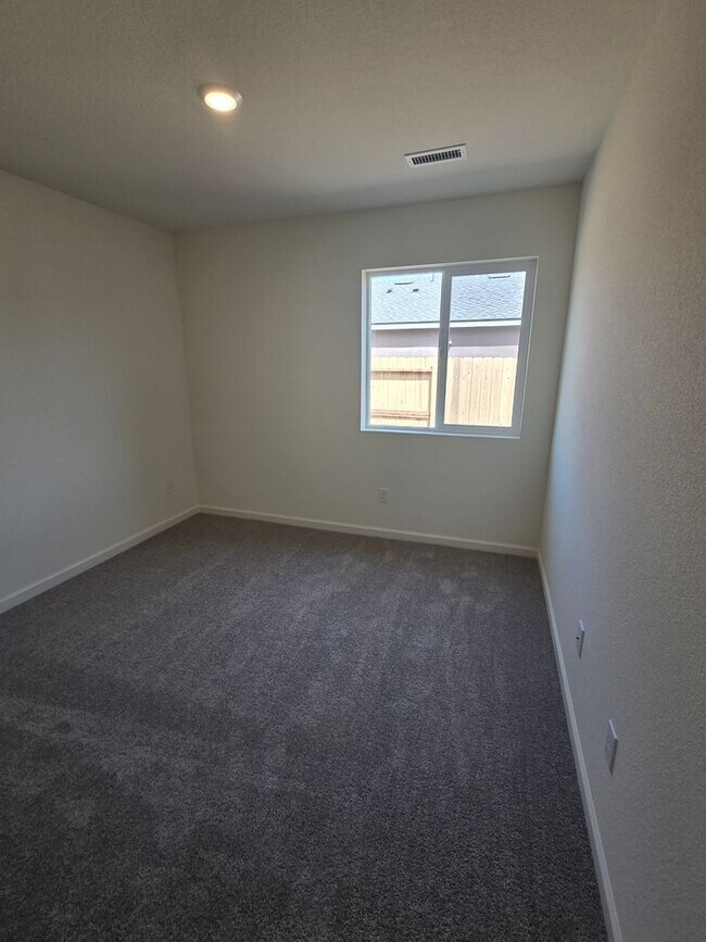 Building Photo - New home ready to rent in Dayton, $2350 per month