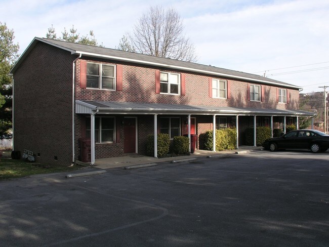 Building Photo - 1117 E Main St