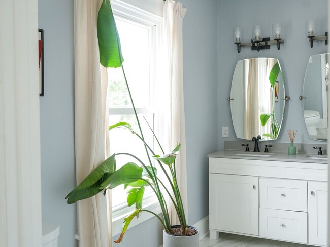 Building Photo - Renovated 3-Bedroom With Modern Amenities