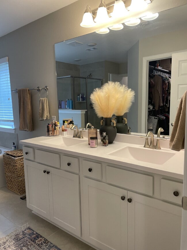 Building Photo - Stylish Single-Story Home with Open-Concept Living in Montgomery!