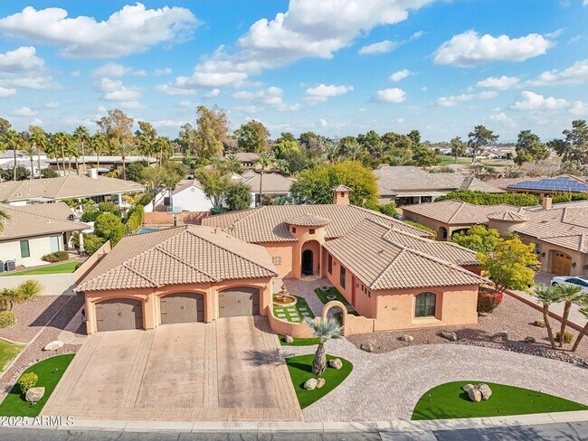 Building Photo - 351 N Cloverfield Cir