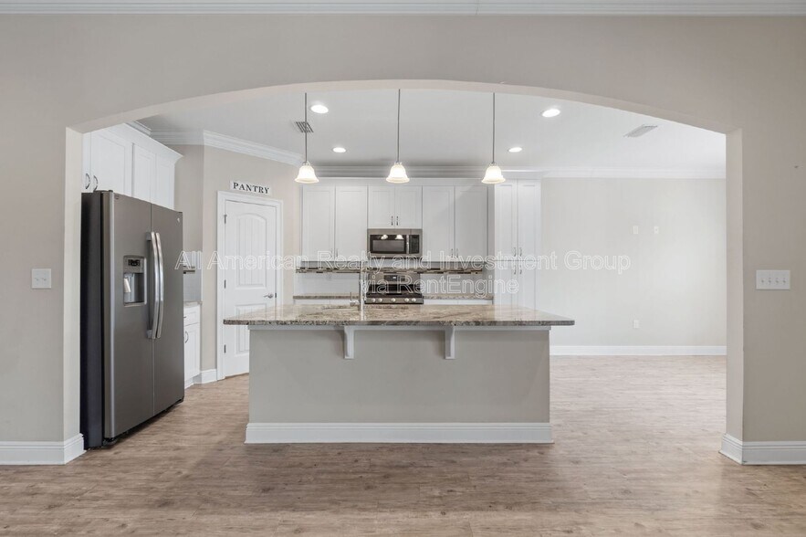 Building Photo - 242 Cecelia Dr NW