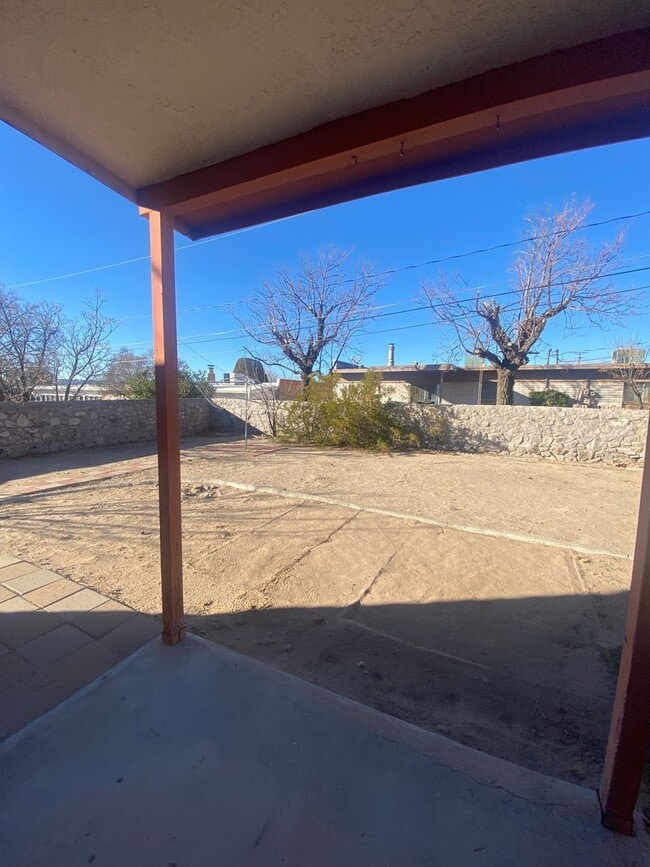 Building Photo - los-2940