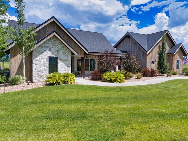 Building Photo - 4742 Heads Up Rd