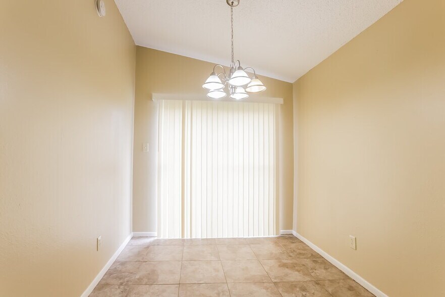 Building Photo - 7706 Ellis Dr