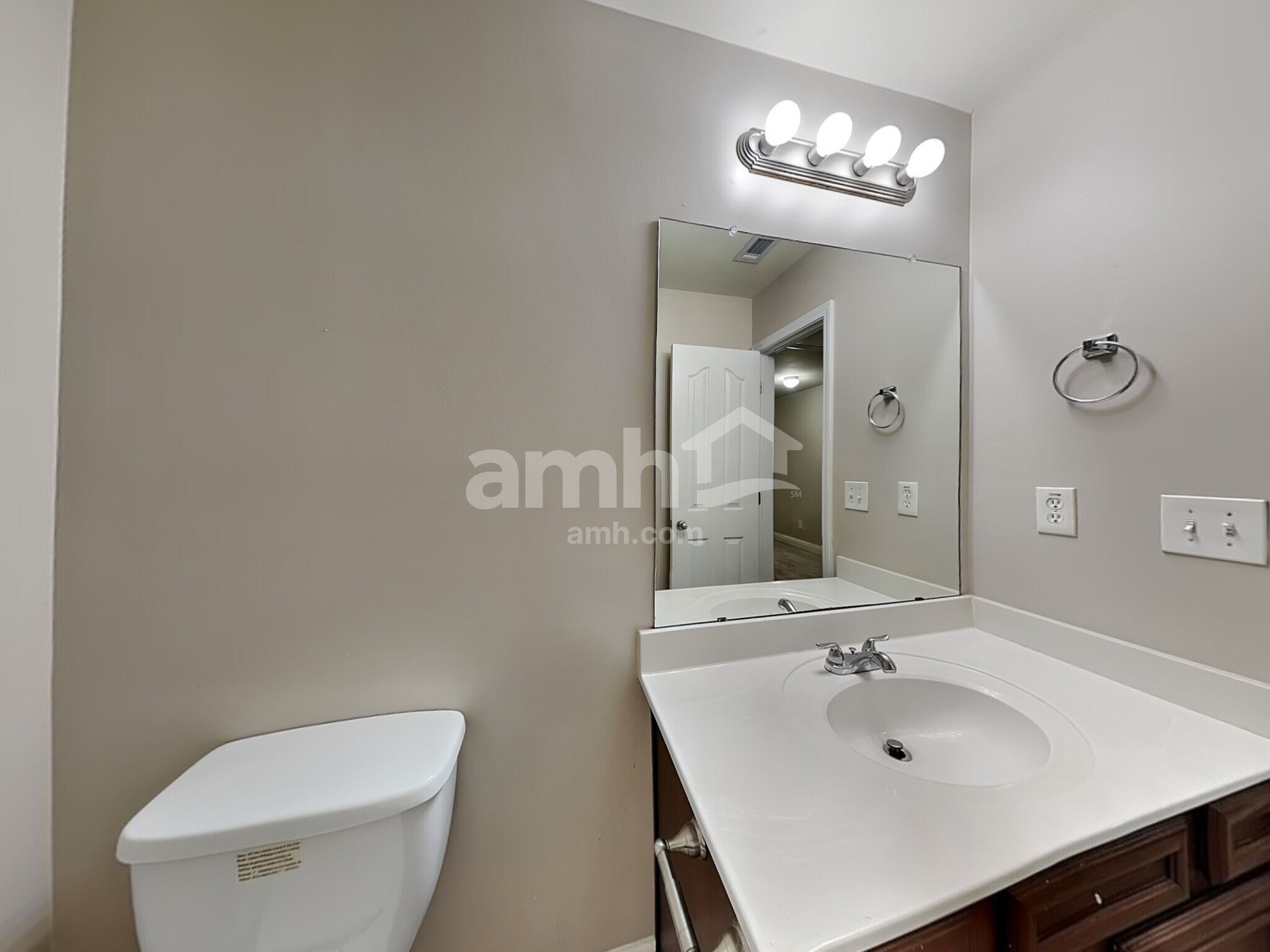 Building Photo - 5203 Catrina Way