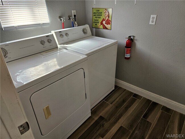 Building Photo - 1201 Puerta Vista