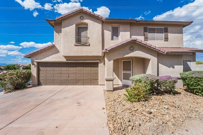 Primary Photo - 3 BEDROOM HOUSE WITH OPEN FLOOR PLAN !!