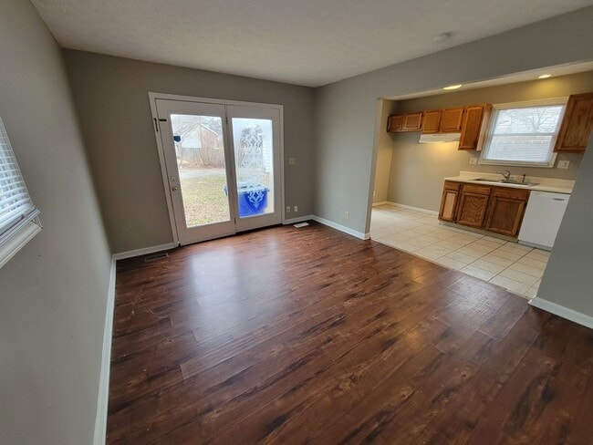 Building Photo - **Deposit Special $500** 1024 Franklin St ...