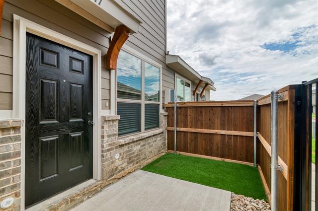 Building Photo - 611 Harvest Moon Dr