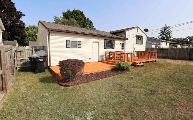 Building Photo - The Hass House | Comfortable South Bend Getaway