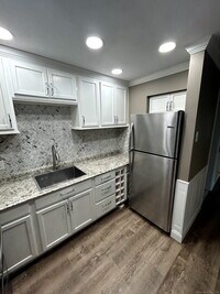 Building Photo - 21 3rd St