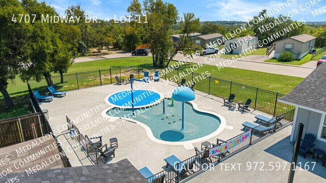 Building Photo - 4707 Midway Dr